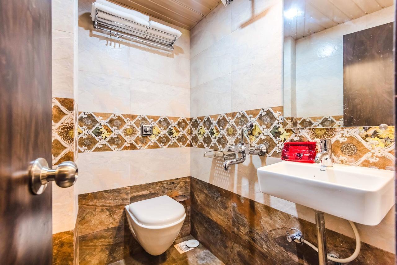 Oyo 6719 Atlas Grand Hotel Мумбаи Экстерьер фото